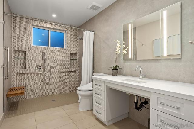 8416 Hidden Cove Way, San Diego CA: https://media.crmls.org/mediaz/83fd6bc9-f566-43f0-8fd9-ee2e6ec2c3eb.jpg