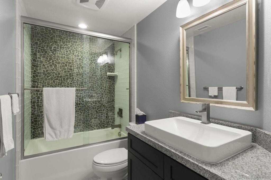 1056 Pearl - photo 15