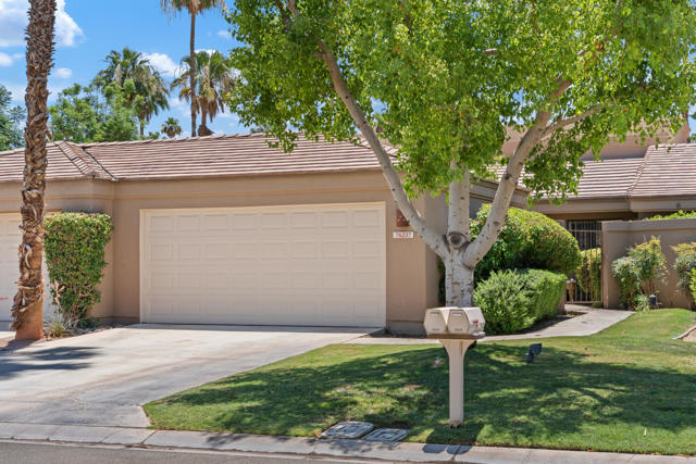 76237 Impatiens Circle, Palm Desert CA: https://media.crmls.org/mediaz/83fdd582-a154-4ef0-a02f-e95ccec405c4.jpg