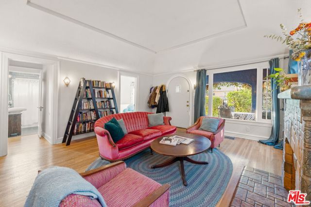 646 N Dillon Street, Los Angeles CA: https://media.crmls.org/mediaz/83fead64-b579-48b1-a3f6-547a94c3d0ba.jpg