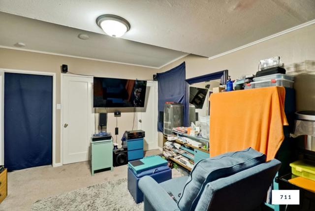 711 Roosevelt Avenue, Redwood City CA: https://media.crmls.org/mediaz/83ff6bcb-a9c1-437e-a195-d22adfc2152f.jpg