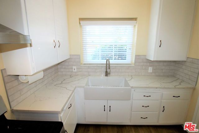 11410 Aqua Vista Street, Studio City CA: https://media.crmls.org/mediaz/83ffd153-1a02-44eb-be4f-94efe1ff1d78.jpg