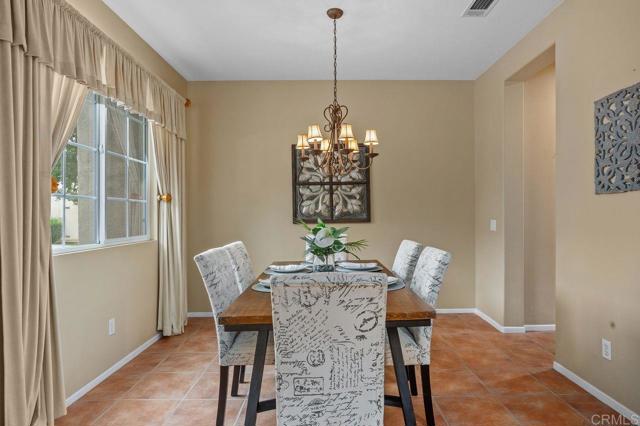Detail Gallery Image 8 of 37 For 307 Calle De Portola, San Marcos,  CA 92078 - 3 Beds | 2/1 Baths