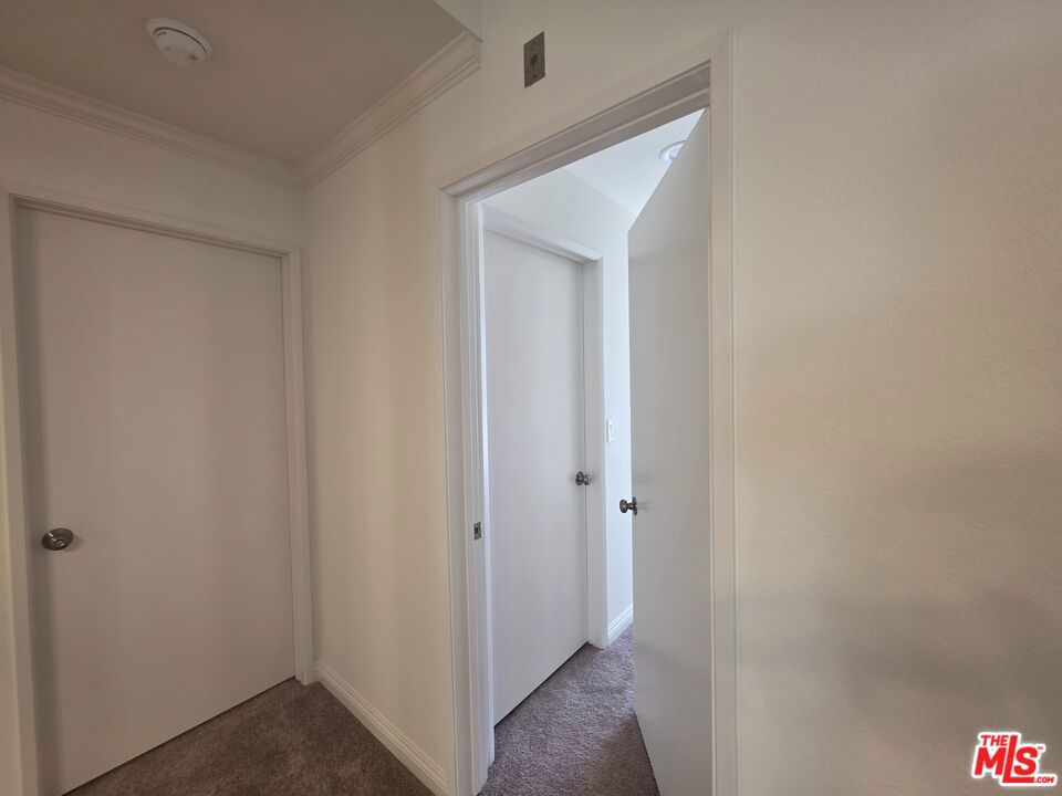 https://media.crmls.org/mediaz/8400a37d-8834-4172-8ff9-bf3946b9fbf4.jpg?preset=X-Large