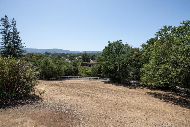 26666 Laurel Lane, Los Altos Hills CA: https://media.crmls.org/mediaz/840234f9-d098-44fb-84c0-2d3e64b8aec5.jpg