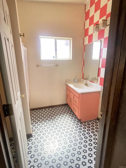 Detail Gallery Image 12 of 19 For 1115 S 6th St, El Centro,  CA 92243 - 3 Beds | 2 Baths