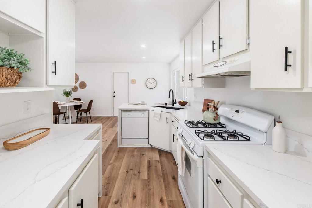 4229 Cielo Avenue - photo 9