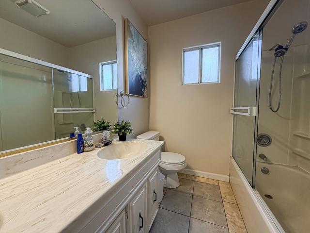 558 A Street, Hayward CA: https://media.crmls.org/mediaz/84035620-6f8d-4cf1-bedb-82ada835aa00.jpg