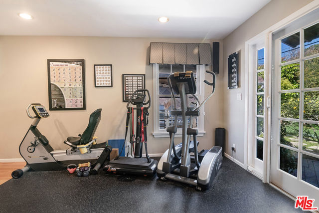 3200 Federal Avenue, Los Angeles CA: https://media.crmls.org/mediaz/84039051-eb47-44ef-a615-e18d0d872f45.jpg