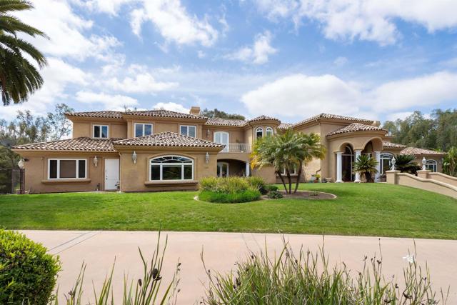 13645 Paseo De La Huerta, Poway CA: https://media.crmls.org/mediaz/8403ed02-1df2-476e-aace-c8b2c3b842ed.jpg