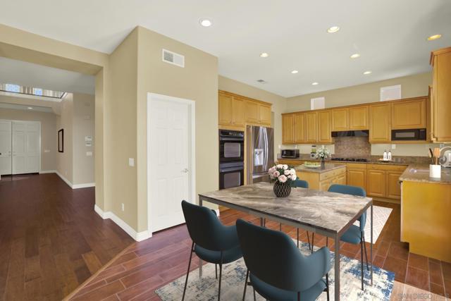 10553 Gaylemont Lane, San Diego CA: https://media.crmls.org/mediaz/8403feab-3bde-45f5-8a40-e1714b5bfb22.jpg