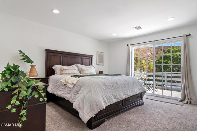 1791 Hewitt Place, Simi Valley CA: https://media.crmls.org/mediaz/84043bb7-c2d5-4988-aebb-2657a8921981.jpg