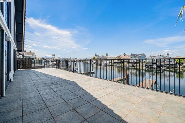 4325 Monterey ct, Discovery Bay CA: https://media.crmls.org/mediaz/84049f81-6356-40a4-9374-6186b246833e.jpg