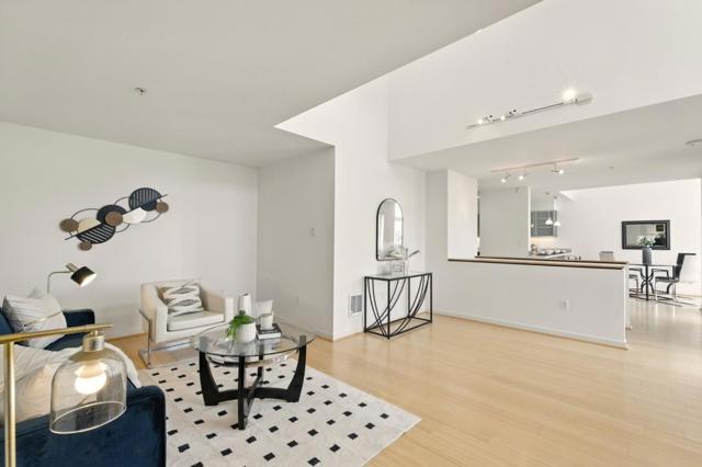 3208 Pierce Street, San Francisco CA: https://media.crmls.org/mediaz/8404adb0-c907-47a2-acb3-bddda92d6a9d.jpg