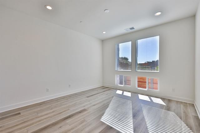 Detail Gallery Image 5 of 21 For 10926 Alderman Way, San Diego,  CA 92126 - 3 Beds | 2/1 Baths