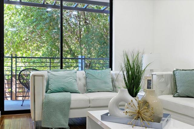 10745 N De Anza Boulevard, Cupertino CA: https://media.crmls.org/mediaz/84051e86-0a61-4633-9ae2-71a46310c900.jpg