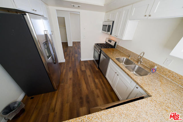 1750 E Avenue Q14, Palmdale CA: https://media.crmls.org/mediaz/8405575e-e9d5-4867-9eb0-5ba5d5758be6.jpg