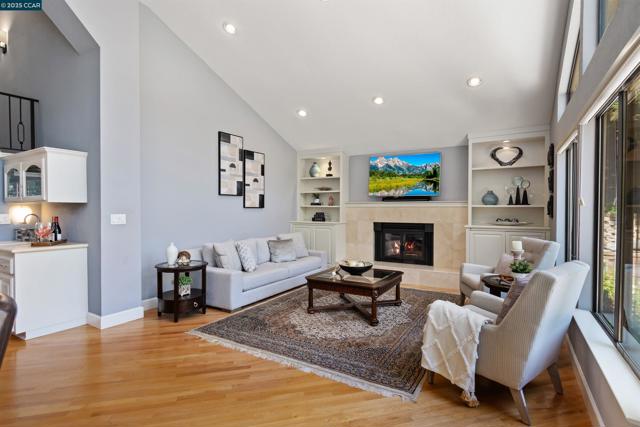 3100 Fox Creek Dr, Danville CA: https://media.crmls.org/mediaz/84056d57-6ea0-4a06-a54e-e69c84ee88fd.jpg
