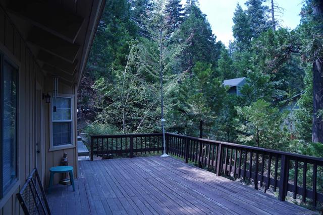 26582 Lake Forest Drive, Twin Peaks CA: https://media.crmls.org/mediaz/8405c13d-434a-4548-9079-0756133acd4b.jpg