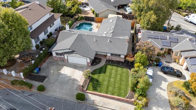 2561 Middlefield Ave, Fremont CA: https://media.crmls.org/mediaz/84064477-2870-45e6-815e-d39aa560e570.jpg