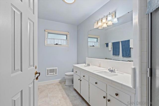 3335 Fenelon St, San Diego CA: https://media.crmls.org/mediaz/8407396d-8f4b-4a94-bbb9-07a572c64347.jpg