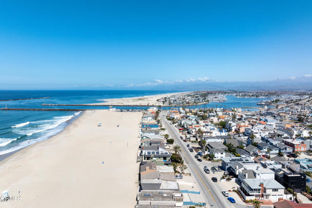 1905 Ocean Drive, Oxnard CA: https://media.crmls.org/mediaz/84077fe4-caa7-4d4d-86e9-1dc566c5d9ed.jpg