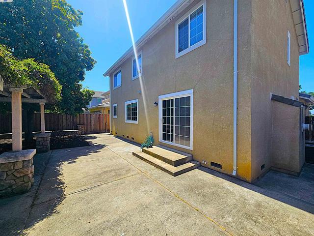 33332 Depot Rd, Union City CA: https://media.crmls.org/mediaz/8407a191-d906-4c0c-a95a-b4eadcedee29.jpg