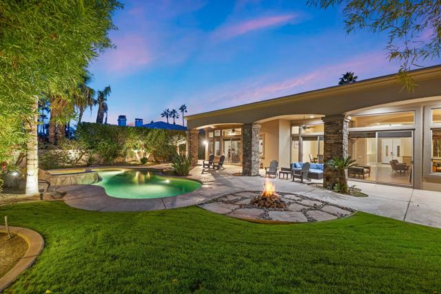 352 Crest Lake Drive, Palm Desert CA: https://media.crmls.org/mediaz/8407f1a0-e9af-4932-a338-8dcb550b6af7.jpg
