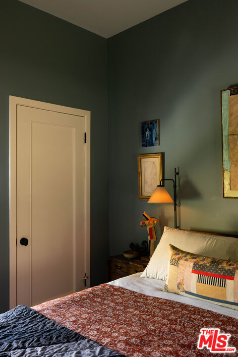 1452 Westerly Terrace, Los Angeles CA: https://media.crmls.org/mediaz/8407fb64-614c-4333-a189-99f2414338a7.jpg