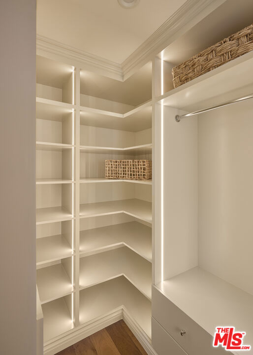 3372 Ley Drive, Los Angeles CA: https://media.crmls.org/mediaz/8409bc29-dbeb-4349-8bf3-9acae7b31966.jpg