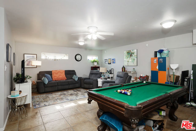 7200 Clifftop Way, Bakersfield CA: https://media.crmls.org/mediaz/8409cf65-c55d-4b82-9f2f-3103431eeb5a.jpg