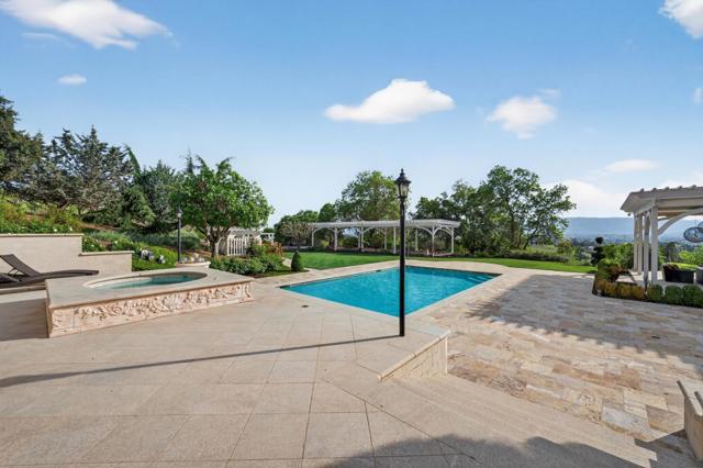 9540 Via Del Oro, Gilroy CA: https://media.crmls.org/mediaz/840ac56a-4233-430f-a303-a9d4b5146583.jpg