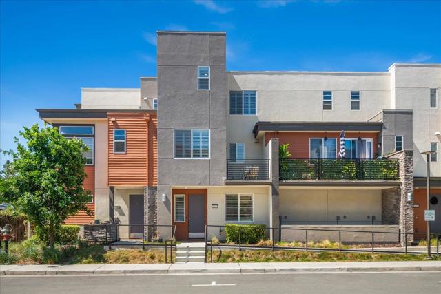 29333 Hub Court, Hayward CA: https://media.crmls.org/mediaz/840b5e5b-3213-4d85-9b1c-38bd5ed7e35a.jpg