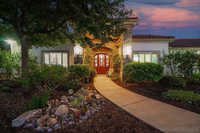 2860 Via Rancheros Way, Fallbrook CA: https://media.crmls.org/mediaz/840b96fa-09ef-481e-863a-496cc14a8e30.jpg