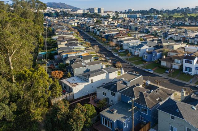 164 Wilshire Avenue, Daly City CA: https://media.crmls.org/mediaz/840bd1e3-cb11-4755-95be-aaa7fff46141.jpg