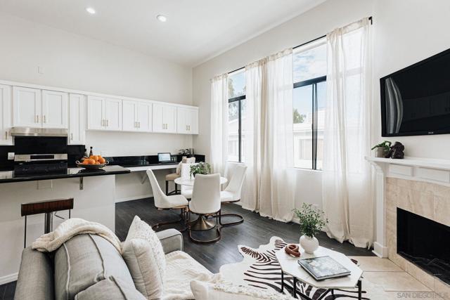 4652 Don Lorenzo Dr, Los Angeles CA: https://media.crmls.org/mediaz/840bfb25-bc6c-4834-a6f4-4bb8c4e62e65.jpg