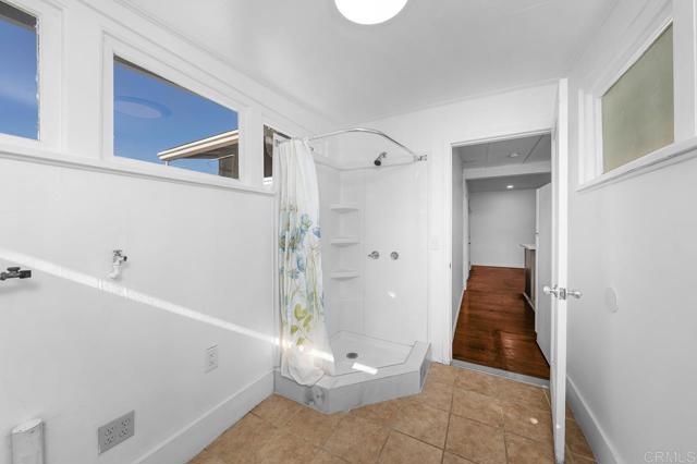 Image 13 of 17 For 271 Naples Street