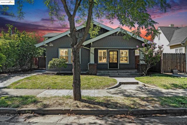 1226 W Elm Street, Stockton CA: https://media.crmls.org/mediaz/840c194b-ad8e-4462-8369-a36946bd67ab.jpg