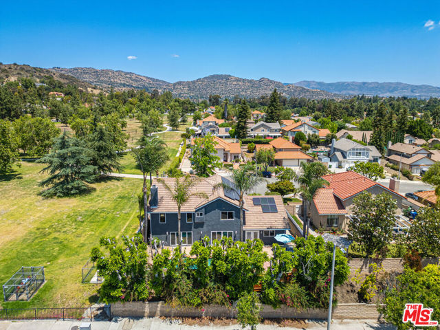 23716 Elkwood Street, West Hills CA: https://media.crmls.org/mediaz/840cade0-6dc4-40ee-8bec-a47b0f1dc9e9.jpg