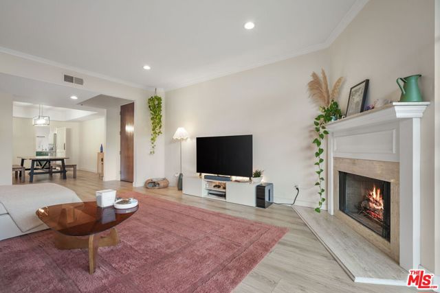 10336 Almayo Avenue, Los Angeles CA: https://media.crmls.org/mediaz/840cc4d6-d1df-4c40-b2ba-e8798f8b459b.jpg