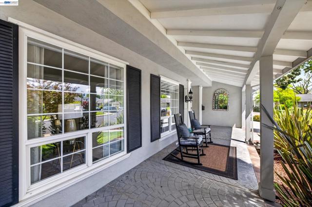 Image 3 of 49 For 5218 Ridgevale Way