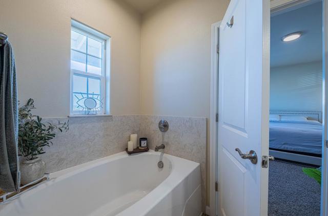 670 Bikle Drive, King City CA: https://media.crmls.org/mediaz/840d4182-f5fb-47fc-bbd5-9b6175057777.jpg