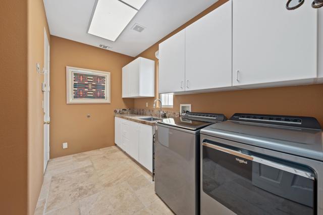 79885 Liga, La Quinta CA: https://media.crmls.org/mediaz/840e29b8-a72f-41c4-8f92-30179a93d836.jpg