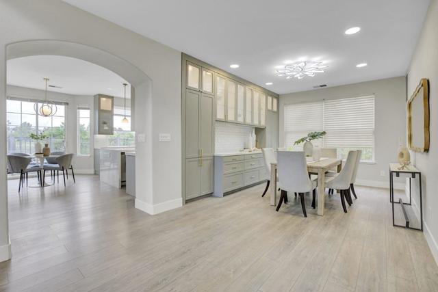 998 Governors Bay Drive, Redwood City CA: https://media.crmls.org/mediaz/840e7c98-2385-44f1-9be5-e8e0509d3bc9.jpg