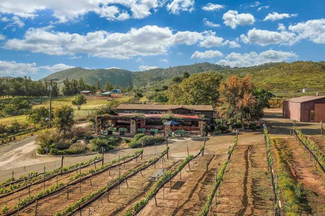 25260 E Old Julian Hwy, Ramona CA: https://media.crmls.org/mediaz/840e9b17-20e1-4c62-aa88-0000d66ccbbe.jpg