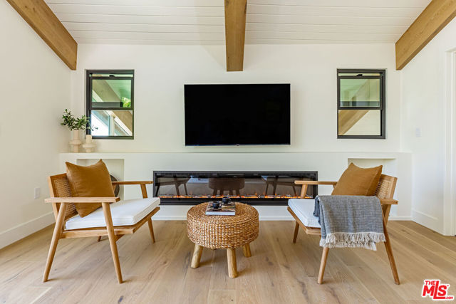 3525 Coast View Drive, Malibu CA: https://media.crmls.org/mediaz/840ebf23-e8d5-43ec-9a8b-b2964d562caa.jpg