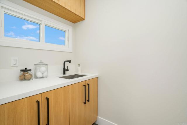 Detail Gallery Image 26 of 31 For 219 W Acacia Ave, El Segundo,  CA 90245 - 4 Beds | 2 Baths