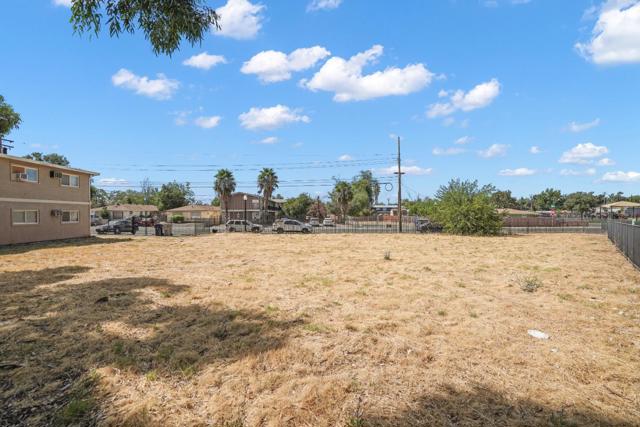Image 16 of 23 For 717 Lampasas Avenue