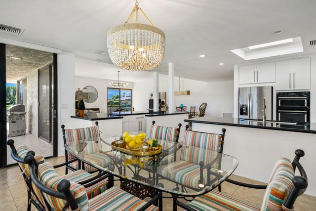 9 Rutgers Court, Rancho Mirage CA: https://media.crmls.org/mediaz/840ff395-dcb7-4f64-91bc-d6d482108548.jpg