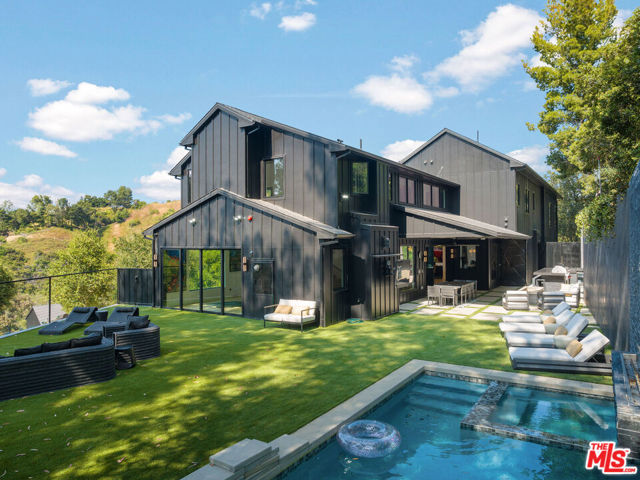 3140 Coldwater Canyon, Studio City CA: https://media.crmls.org/mediaz/84104a4f-9c4a-4480-8795-981c586ca1a3.jpg